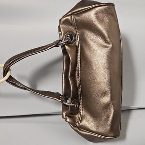 Tommy Hilfiger Bronze Vintage-style Baguette/barrel Bag